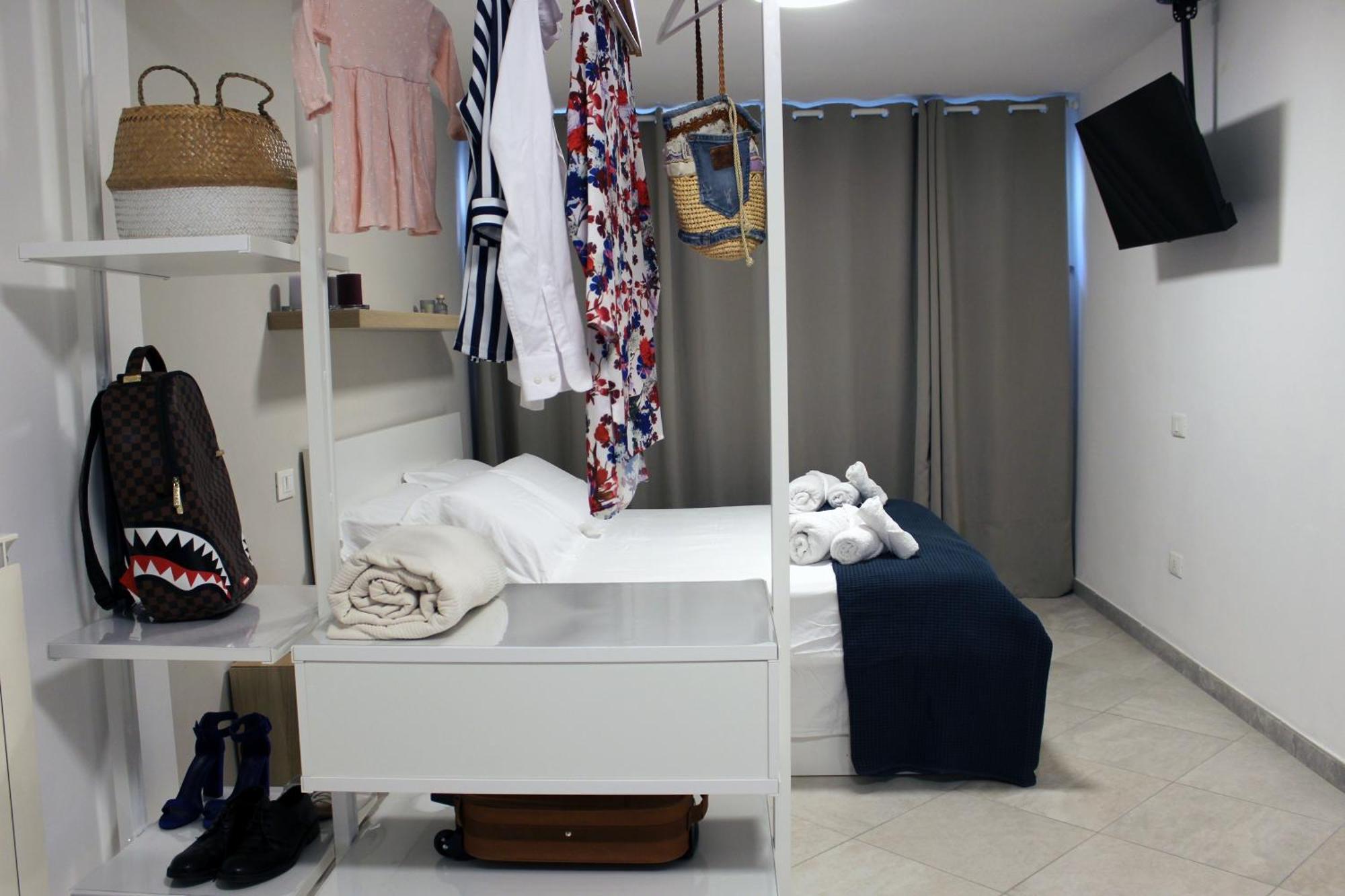 Living Apartment *